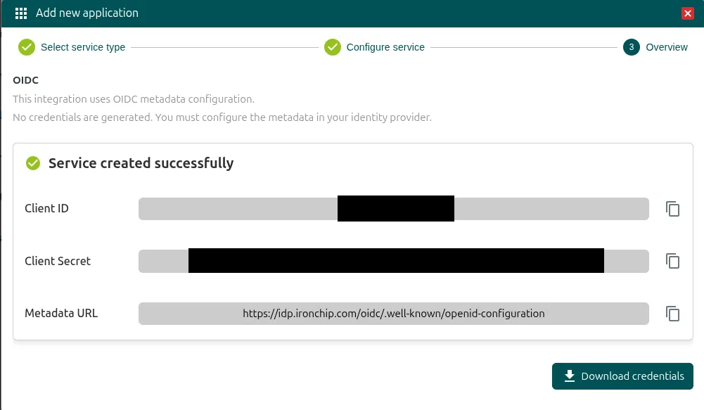 Resumen Service created successfully con el Client ID, el Client Secret y la Metadata URL